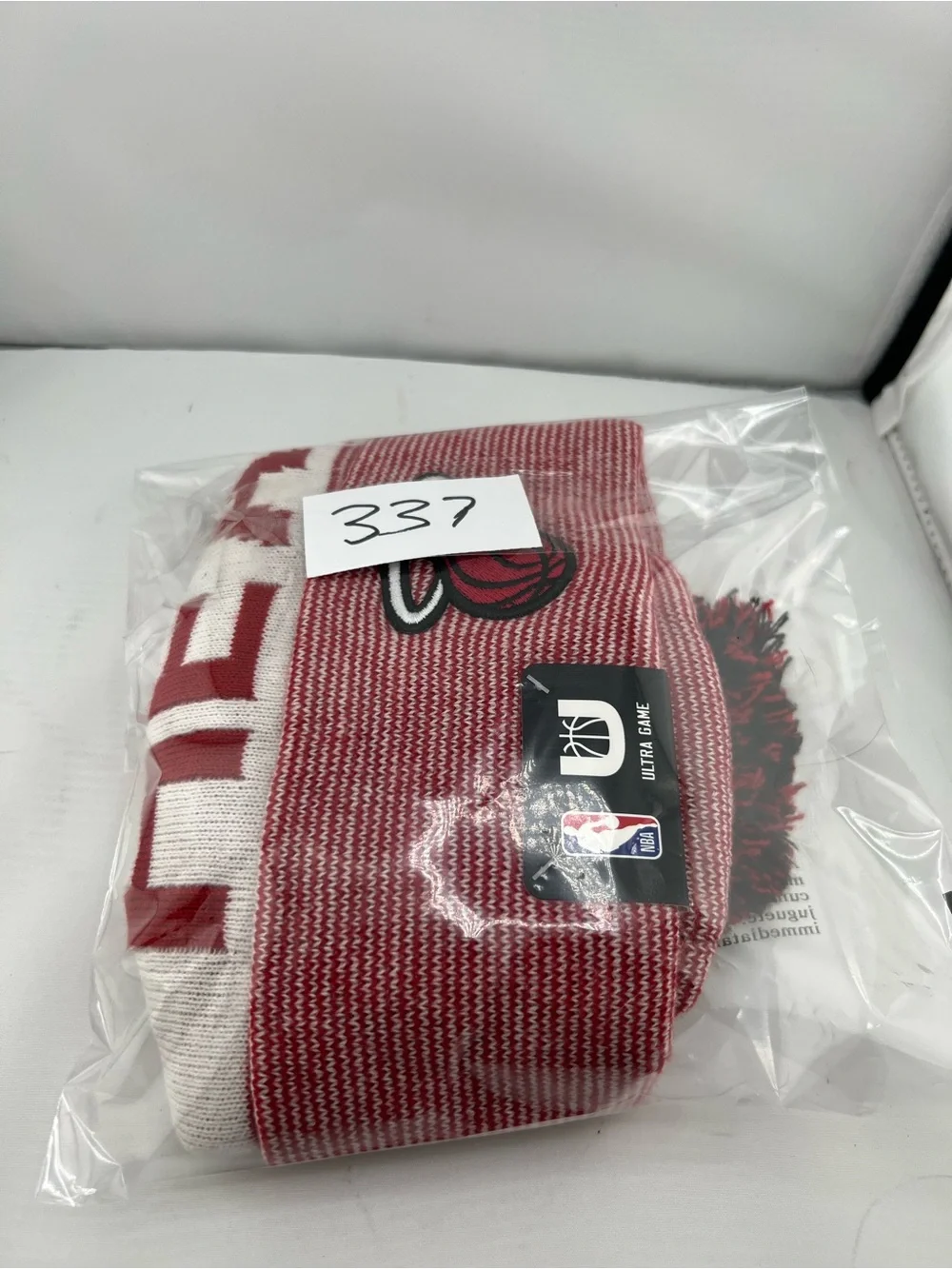 🎁NBA Miami Heat Red, White & Black Pom Beanie